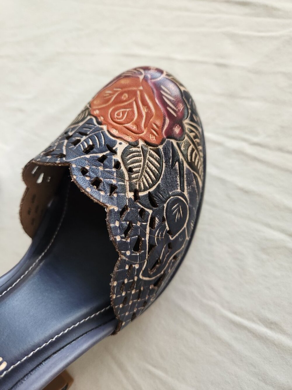 L'Artiste by Spring Step Debbihary Sandal/Heels Navy Multi Size 36 US 5.5-6 NIB - Picture 2 of 16